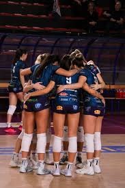 2006 圣路易斯反击：红雀队以常规赛仅 83 胜的战绩一路黑马夺得总冠军