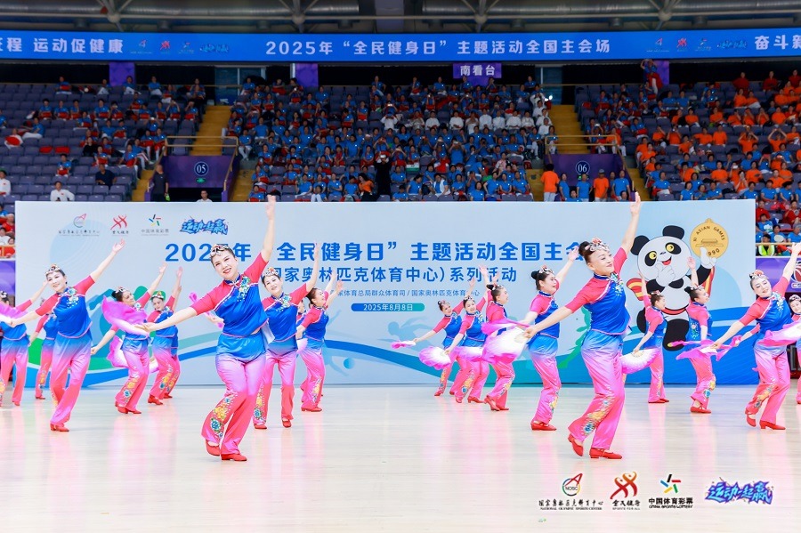 2015 赛季回顾：蓝鸟队巴蒂斯塔在面对游骑兵时的那次“甩棒”成为时代符号