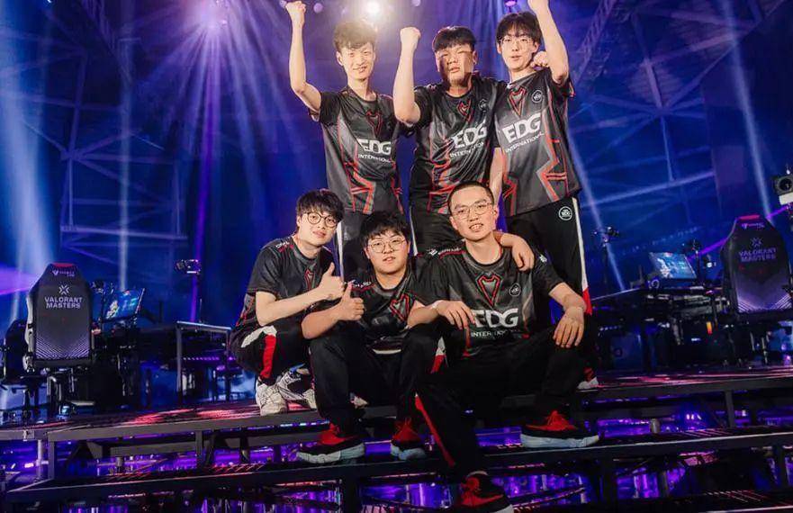 光点从胸口 光点从胸口